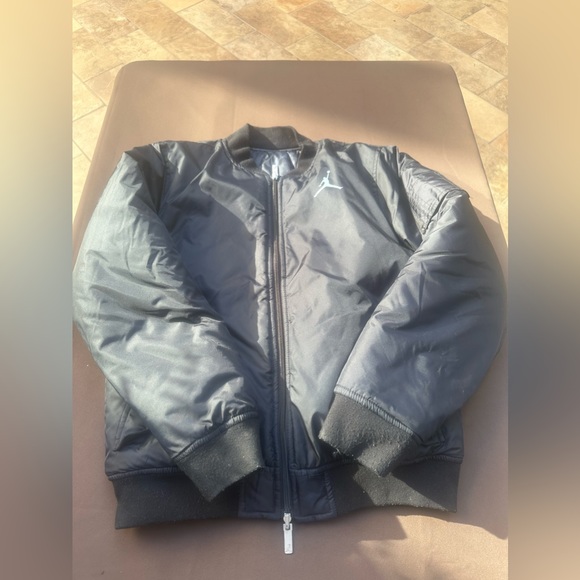 Jordan reversible jacket Boys 13-15 years 
Pit to pit: 20”
Length: 25” - Picture 4 of 13